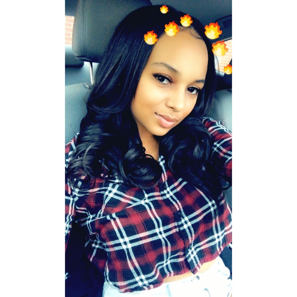 Meet your Posher, Alexis